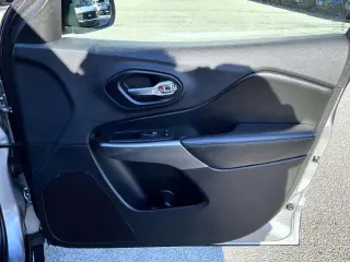 Jeep Cherokee 2019 4x4 High Altitude 4dr SUV