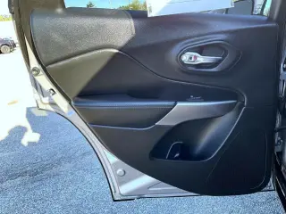 Jeep Cherokee 2019 4x4 High Altitude 4dr SUV