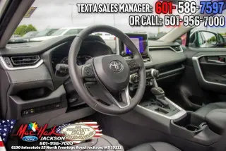 Toyota RAV4 2024 XLE Premium 4dr SUV