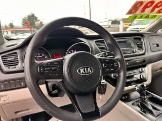 2016 Kia Sedona LX