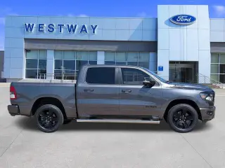 Ram 1500 2022 4x4 Big Horn 4dr Crew Cab 5.6 ft. SB Pickup