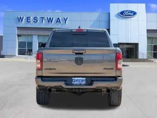 Ram 1500 2022 4x4 Big Horn 4dr Crew Cab 5.6 ft. SB Pickup