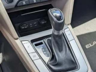 Hyundai ELANTRA 2018 SEL 4dr Sedan (US)