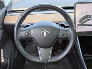 Tesla Model 3 2019 Mid Range 4dr Fastback