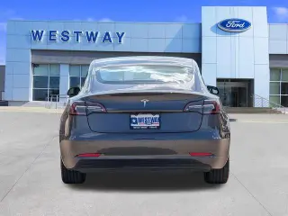 Tesla Model 3 2019 Mid Range 4dr Fastback