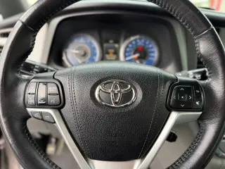 2016 Toyota Sienna XLE 8-Passenger