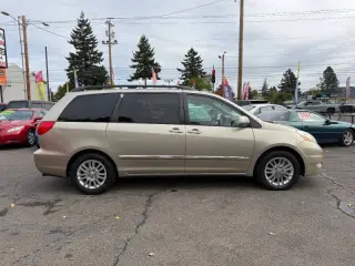2007 Toyota Sienna XLE Limited 7-Passenger
