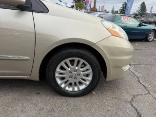 2007 Toyota Sienna XLE Limited 7-Passenger