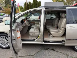 2007 Toyota Sienna XLE Limited 7-Passenger