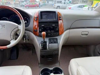 2007 Toyota Sienna XLE Limited 7-Passenger