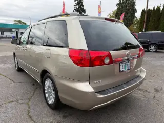 2007 Toyota Sienna XLE Limited 7-Passenger