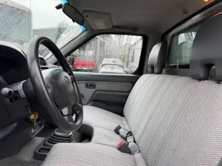2001 Nissan Frontier XE