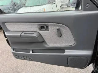 2001 Nissan Frontier XE