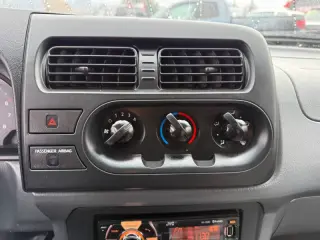 2001 Nissan Frontier XE