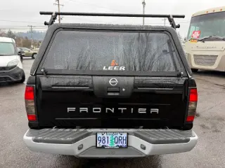 2001 Nissan Frontier XE