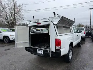 2016 Toyota Tacoma SR