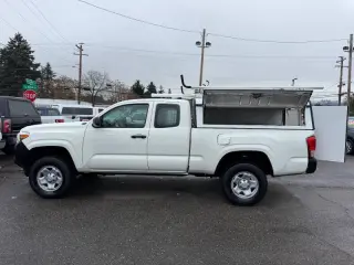 2016 Toyota Tacoma SR