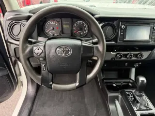 2016 Toyota Tacoma SR