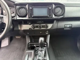 2016 Toyota Tacoma SR