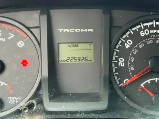 2016 Toyota Tacoma SR