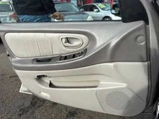 2001 Nissan Maxima SE