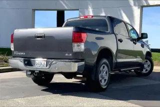 Toyota Tundra 2012 4x4 Grade 4dr CrewMax Cab Pickup SB (5.7L V8)