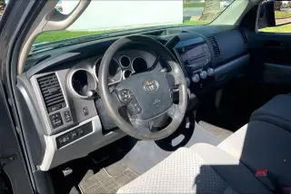 Toyota Tundra 2012 4x4 Grade 4dr CrewMax Cab Pickup SB (5.7L V8)