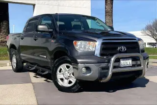 Toyota Tundra 2012 4x4 Grade 4dr CrewMax Cab Pickup SB (5.7L V8)
