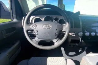 Toyota Tundra 2012 4x4 Grade 4dr CrewMax Cab Pickup SB (5.7L V8)
