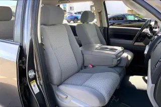 Toyota Tundra 2012 4x4 Grade 4dr CrewMax Cab Pickup SB (5.7L V8)