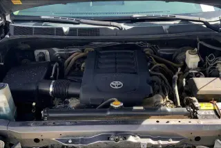 Toyota Tundra 2012 4x4 Grade 4dr CrewMax Cab Pickup SB (5.7L V8)