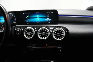 2022 Mercedes-Benz A 220
