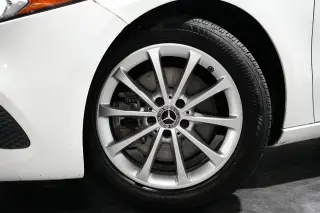 2022 Mercedes-Benz A 220