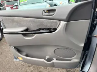 2004 Toyota Sienna LE 7 Passenger