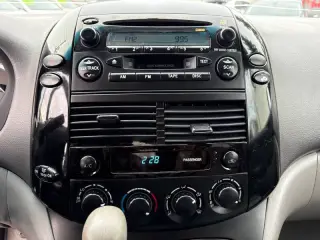 2004 Toyota Sienna LE 7 Passenger