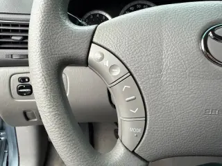 2004 Toyota Sienna LE 7 Passenger