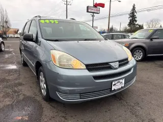 2004 Toyota Sienna LE 7 Passenger