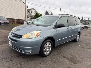 2004 Toyota Sienna LE 7 Passenger