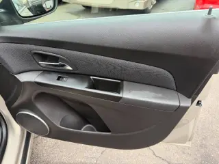 2011 Chevrolet Cruze LT Fleet