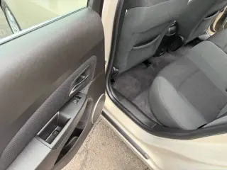 2011 Chevrolet Cruze LT Fleet