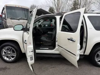 2010 Chevrolet Suburban LTZ