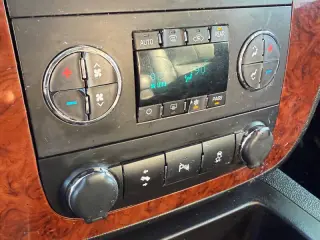 2014 Chevrolet Suburban LT