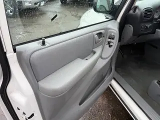 2006 Chrysler Town and Country LX
