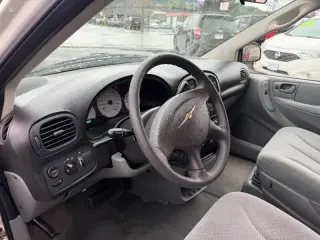 2006 Chrysler Town and Country LX