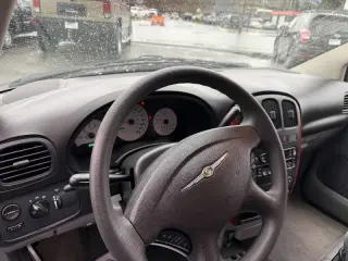 2006 Chrysler Town and Country LX