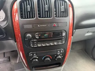 2006 Chrysler Town and Country LX