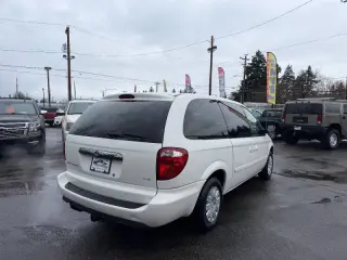 2006 Chrysler Town and Country LX