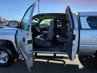 2002 Dodge Ram 2500 SLT Plus