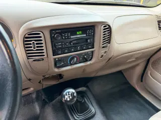 2003 Ford F-150 XL