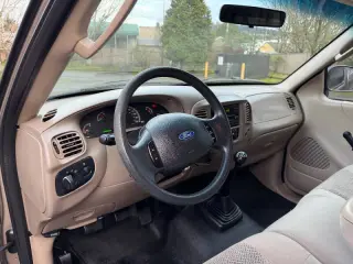 2003 Ford F-150 XL